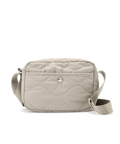 SHOO・LA・RUE(シューラルー)の「◆レジャーや旅行にも キルトスクエアショルダーバッグ(ショルダーバッグ・レディース・グリーン/ブラック/ナチュラル・00)」の17枚目の写真