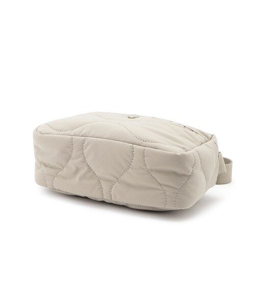 SHOO・LA・RUE(シューラルー)の「◆レジャーや旅行にも キルトスクエアショルダーバッグ(ショルダーバッグ・レディース・グリーン/ブラック/ナチュラル・00)」の20枚目の写真