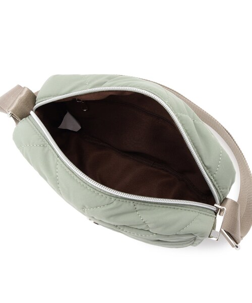 SHOO・LA・RUE(シューラルー)の「◆レジャーや旅行にも キルトスクエアショルダーバッグ(ショルダーバッグ・レディース・グリーン/ブラック/ナチュラル・00)」の22枚目の写真