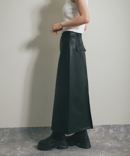 ANOTHER S(アナザーエス)の「フェイクレザーロングスカート(スカート・レディース・ブラック・S/M/L)」の6枚目の写真