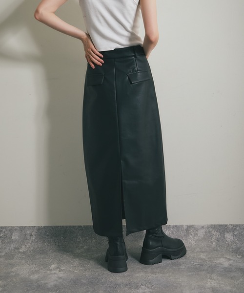 ANOTHER S(アナザーエス)の「フェイクレザーロングスカート(スカート・レディース・ブラック・S/M/L)」の7枚目の写真