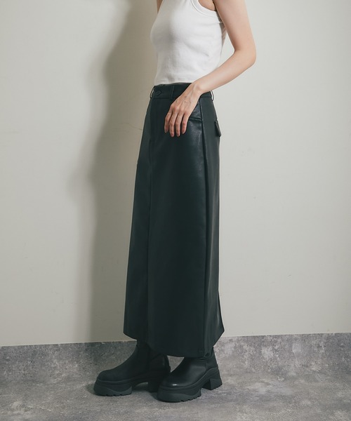 ANOTHER S(アナザーエス)の「フェイクレザーロングスカート(スカート・レディース・ブラック・S/M/L)」の3枚目の写真