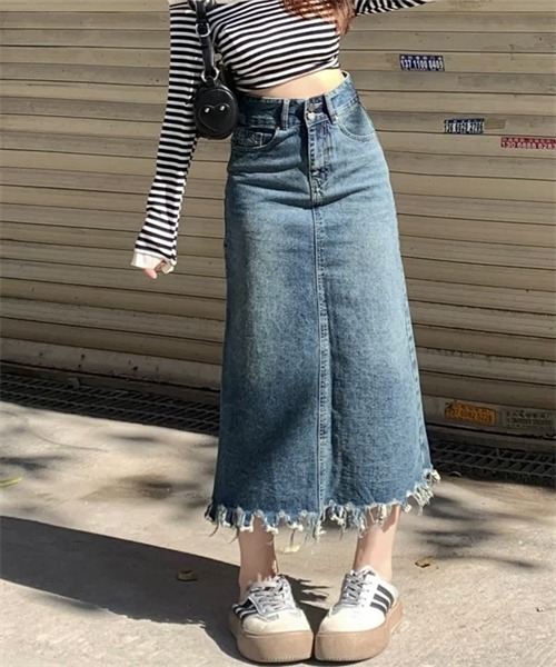 Dream garden(ドリームガーデン)の「バックスリット フリンジデニムスカート(デニムスカート・レディース・ブルー・S/M/2XL/XL/XS)」の5枚目の写真