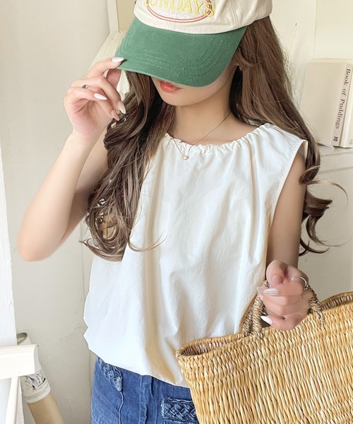 classicalelf(クラシカルエルフ)の「1枚でサマになる。ナイロンバルーンノースリーブトップス(ショート丈)(Tシャツ/カットソー・レディース・アイボリー/ブラック/チャコール・X-LARGE/SMALL/MEDIUM/LARGE)」の2枚目の写真