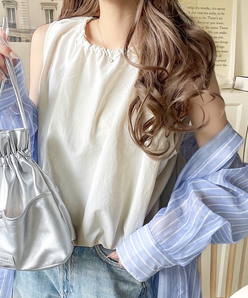 classicalelf(クラシカルエルフ)の「1枚でサマになる。ナイロンバルーンノースリーブトップス(ショート丈)(Tシャツ/カットソー・レディース・アイボリー/ブラック/チャコール・X-LARGE/SMALL/MEDIUM/LARGE)」の14枚目の写真