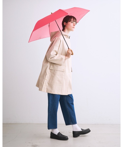 Traditional Weatherwear(トラディショナルウェザーウェア)の「FOLDING BAMBOO MINI(折りたたみ傘・レディース・ブルー系/コーラルピンク・F)」の6枚目の写真