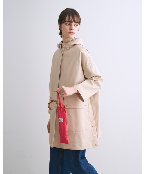 Traditional Weatherwear(トラディショナルウェザーウェア)の「FOLDING BAMBOO MINI(折りたたみ傘・レディース・ブルー系/コーラルピンク・F)」の5枚目の写真