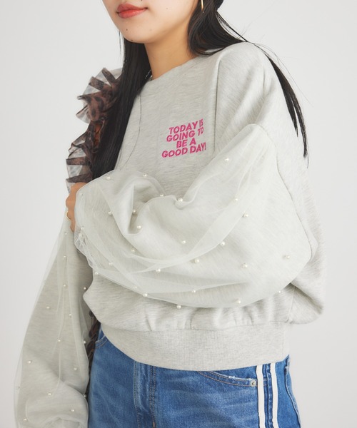 RODEO CROWNS WIDE BOWL(ロデオクラウンズワイドボウル)の「デコレーションスリーブスウェット(スウェット・レディース・グレー×ホワイト/ブラック/レッド・FREE)」の3枚目の写真
