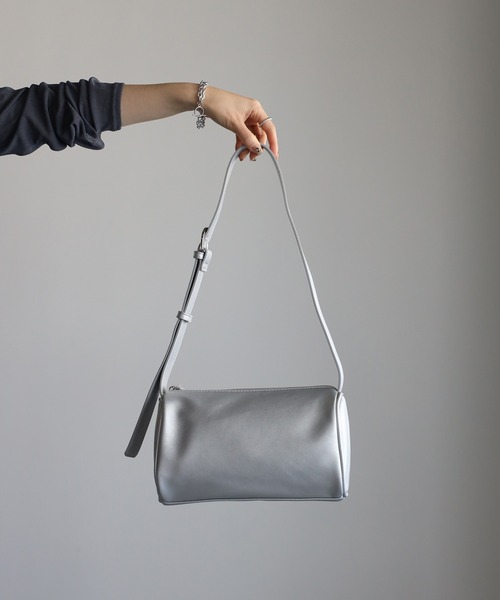 GUSCIO（グッシオ）の「【グッシオベーシック】ZOZO限定　ボストン型ショルダーバッグ（ショルダーバッグ・レディース・ブラック/シルバー/ダークブラウン/アイボリー・FREE）」の14枚目の写真