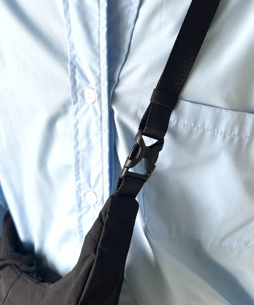 THE NORTH FACE(ザノースフェイス)の「THE NORTH FACE(ザ・ノースフェイス)/2WAY 軽量 ワンショルダー ボディバッグ ハーフムーン/URBAN TOTE BAG MINI(ショルダーバッグ・レディース・ブラック/ライトベージュ/クリーム/ライトグレー・FREE)」の16枚目の写真