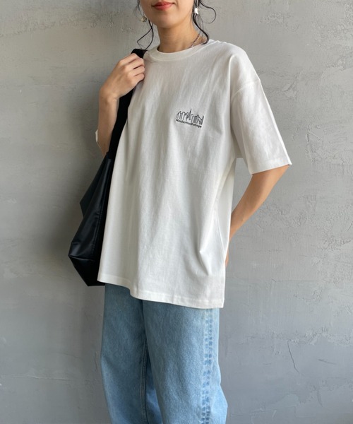 Manhattan Portage（マンハッタンポーテージ）の「[MANHATTAN PORTAGE/マンハッタンポーテージ] 別注 ランダムロゴ バックプリントTシャツ（Tシャツ/カットソー・レディース・ブラック/ホワイト/チャコール・L/M/S/XL）」の13枚目の写真