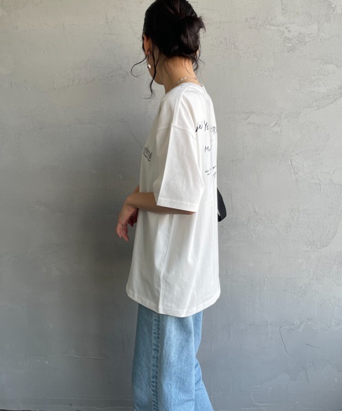 Manhattan Portage（マンハッタンポーテージ）の「[MANHATTAN PORTAGE/マンハッタンポーテージ] 別注 ランダムロゴ バックプリントTシャツ（Tシャツ/カットソー・レディース・ブラック/ホワイト/チャコール・L/M/S/XL）」の14枚目の写真