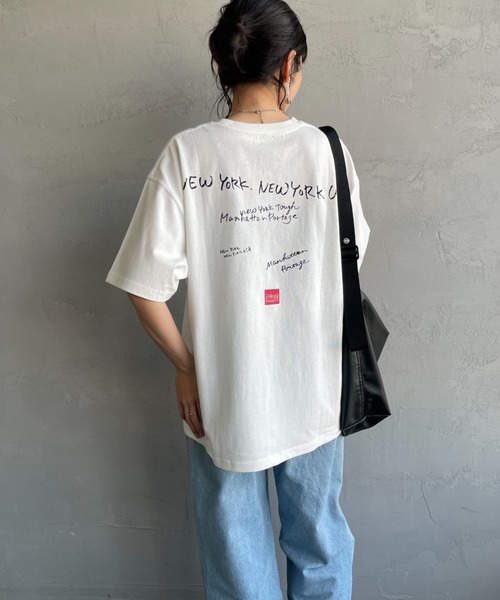 Manhattan Portage（マンハッタンポーテージ）の「[MANHATTAN PORTAGE/マンハッタンポーテージ] 別注 ランダムロゴ バックプリントTシャツ（Tシャツ/カットソー・レディース・ブラック/ホワイト/チャコール・L/M/S/XL）」の15枚目の写真