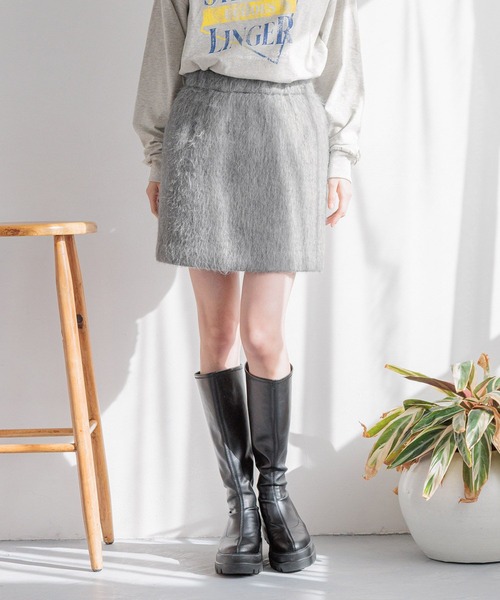 LOWRYS FARM（ローリーズファーム）の「シャギーミニスカート 290100（スカート・レディース・ベージュ/グレー・FREE）」の2枚目の写真