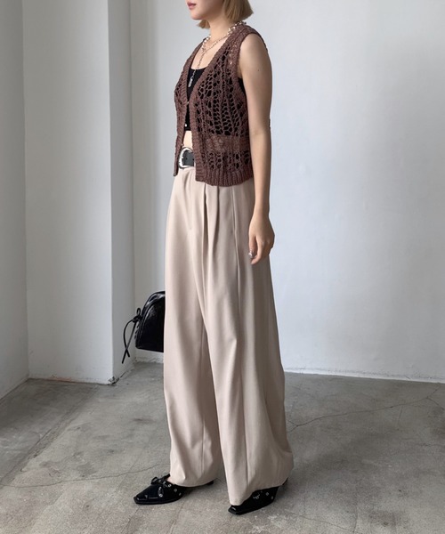 PAGEBOY（ページボーイ）の「【マシンウォッシャブル】スクエアネックタンク（タンクトップ・レディース・オフホワイト/チャコールグレー/ブラック/ピンク系その他/モスグリーン/イエロー系その他/ローズ/レッド系その他4/ダークブラウン・FREE）」の11枚目の写真