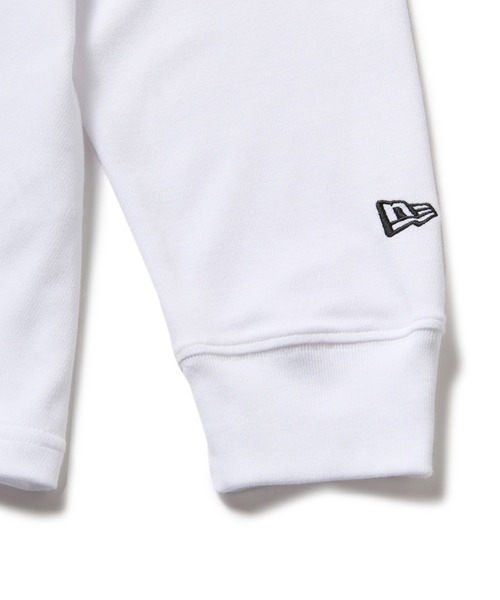 NEW ERA（ニューエラ）の「ニューエラパフォーマンスアパレル 長袖Tシャツ オーバーサイズ 吸汗速乾（Tシャツ/カットソー・メンズ・ホワイト/ブラック・XXL/L/M/XL）」の15枚目の写真