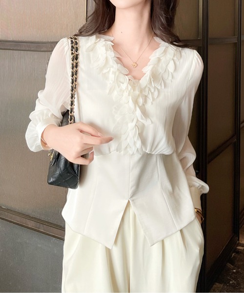 ラッフルVネックシアーブラウス（シャツ/ブラウス）｜AMAJI（アマジ）