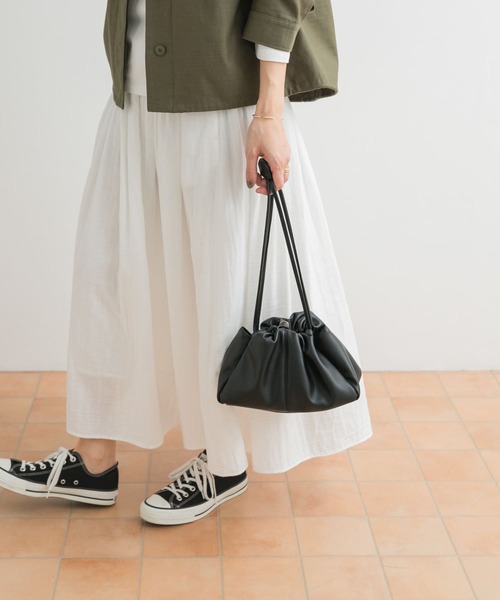 URBAN RESEARCH DOORS(アーバンリサーチドアーズ)の「2WAY巾着ショルダーバッグ(ショルダーバッグ・レディース・ブラック/アイボリー/ライトブルー・ONE)」の14枚目の写真