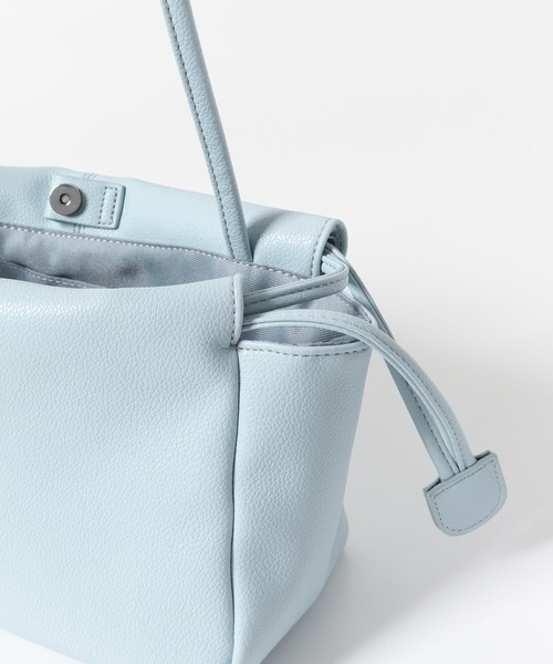 URBAN RESEARCH DOORS(アーバンリサーチドアーズ)の「2WAY巾着ショルダーバッグ(ショルダーバッグ・レディース・ブラック/アイボリー/ライトブルー・ONE)」の5枚目の写真