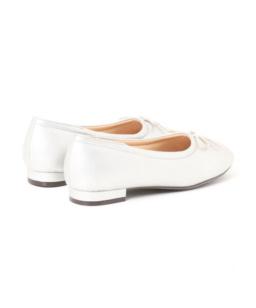 la farfa SHOES（ラ・ファーファ シューズ）の「la farfa shoes 柔らか素材 リボンバレエシューズ（パンプス・レディース・シルバー/ブラック/アイボリー・26.0cm/25.0cm/24.0cm/26.5cm/25.5cm/24.5cm/23.5cm）」の5枚目の写真
