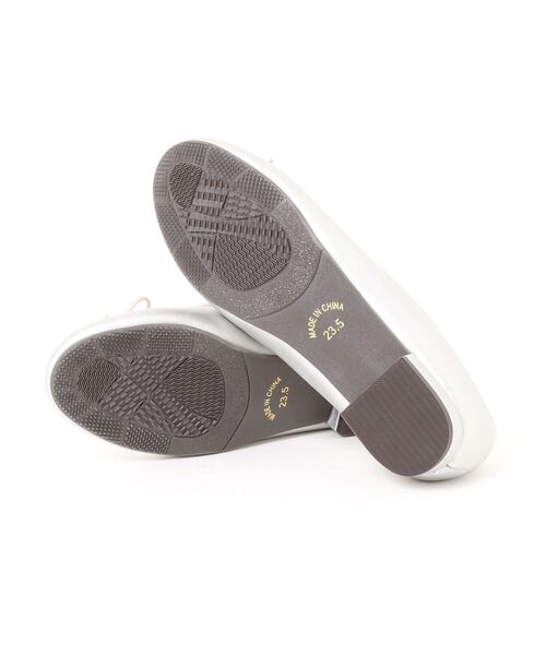 la farfa SHOES（ラ・ファーファ シューズ）の「la farfa shoes 柔らか素材 リボンバレエシューズ（パンプス・レディース・シルバー/ブラック/アイボリー・26.0cm/25.0cm/24.0cm/26.5cm/25.5cm/24.5cm/23.5cm）」の4枚目の写真