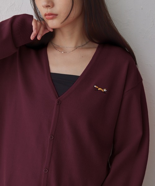 PENNEYS(ぺニーズ)の「PENNEYS/ペニーズ 別注 THE FOX ロゴ ワンポイントワッペン刺繍ジャガードニットカーディガン(カーディガン/ボレロ・レディース・サックスブルー/レッド/ブラック/アイボリー/ネイビー/チャコール/チェリーレッド/グレイッシュベージュ・M/L)」の8枚目の写真