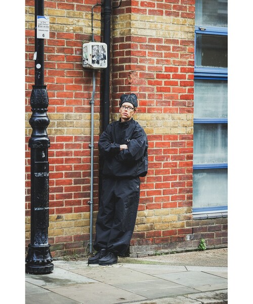 FRED PERRY(フレッドペリー)の「【別注】 FRED PERRY / Shell Jacket(ブルゾン・メンズ・ネイビー/ブラック・MEDIUM/LARGE/SMALL/X-LARGE)」の4枚目の写真