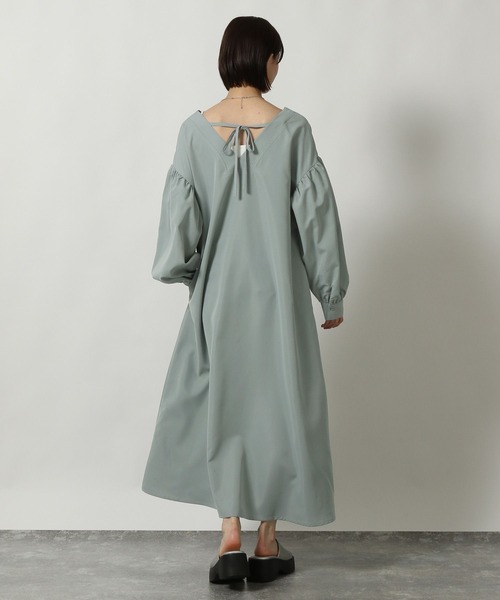 LAKOLE（ラコレ）の「袖ボリューム長袖ワンピース / 322153（ワンピース・レディース・ベージュ/ブルーグレー/ブラック・FREE）」の22枚目の写真