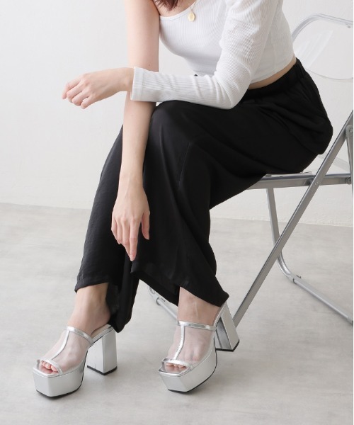 DEMETER(デメテル)の「厚底 太ヒール スクエアトゥ チュール素材 ミュールサンダル(サンダル・レディース・シルバー/ブラック/ホワイト・S/M/L/LL)」の8枚目の写真