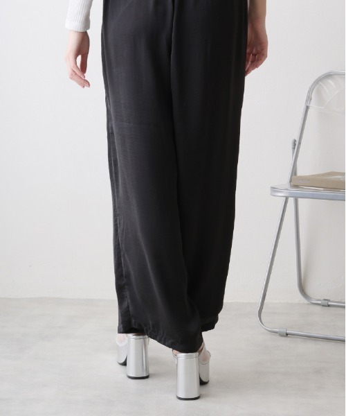 DEMETER(デメテル)の「厚底 太ヒール スクエアトゥ チュール素材 ミュールサンダル(サンダル・レディース・シルバー/ブラック/ホワイト・S/M/L/LL)」の4枚目の写真