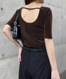 バックオープンカットソー