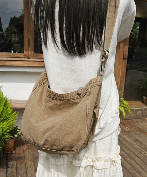 Revo.（レボ）の「ヴィンテージライク フェード加工 デニム ワンハンドル ショルダーバッグ（ショルダーバッグ・レディース・ブラック/カーキ/パープル/オレンジ・FREE）」の15枚目の写真