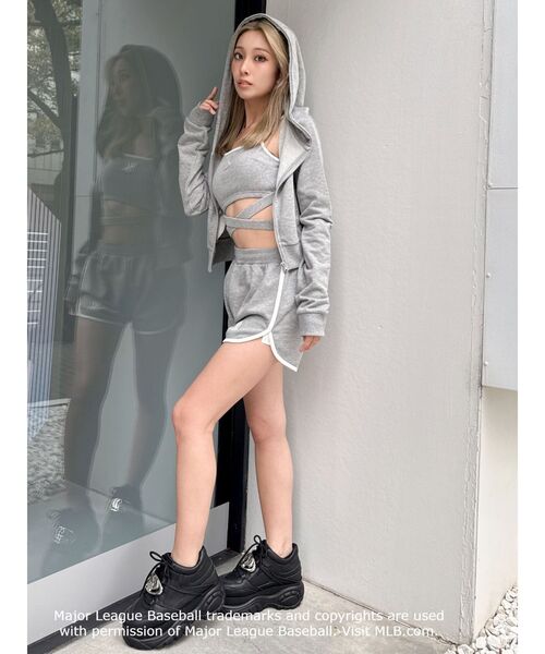 MLB（メジャーリーグベースボール）の「GYDA［MLB］BACK LOGOスウェットショートパンツ（その他パンツ・レディース・グレー/オフホワイト/ブラック・FREE）」の17枚目の写真