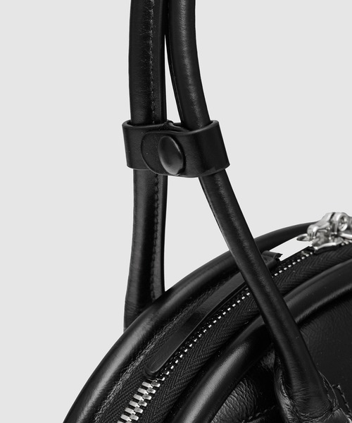 Acne Studios(アクネストゥディオズ)の「FN-WN-BAGS000518(ショルダーバッグ・レディース・ブラック・ONE SIZE)」の3枚目の写真