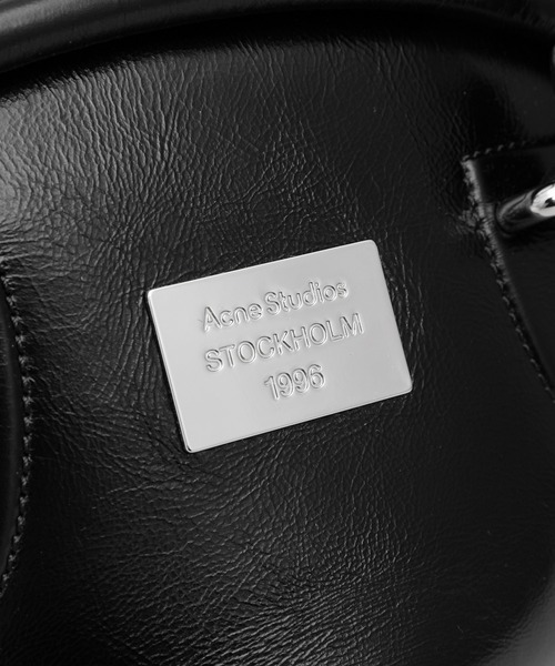 Acne Studios(アクネストゥディオズ)の「FN-WN-BAGS000518(ショルダーバッグ・レディース・ブラック・ONE SIZE)」の4枚目の写真