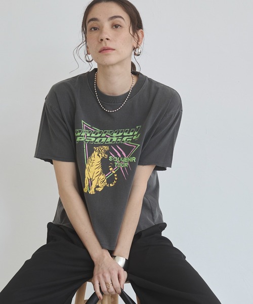 ANGIE(アンジー)の「ヴィンテージライク カットオフ プリント Tシャツ(半袖)(Tシャツ/カットソー・レディース・ブラック系その他3/ブラック系その他/ブラック系その他4/ブラック系その他2・FREE)」の14枚目の写真