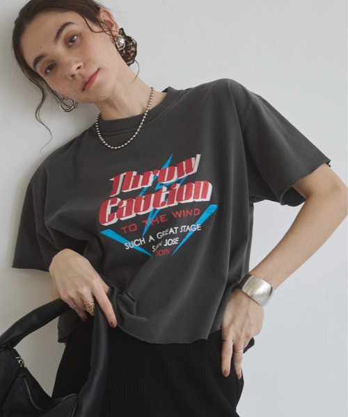 ANGIE(アンジー)の「ヴィンテージライク カットオフ プリント Tシャツ(半袖)(Tシャツ/カットソー・レディース・ブラック系その他3/ブラック系その他/ブラック系その他4/ブラック系その他2・FREE)」の8枚目の写真