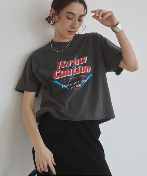 ANGIE(アンジー)の「ヴィンテージライク カットオフ プリント Tシャツ(半袖)(Tシャツ/カットソー・レディース・ブラック系その他3/ブラック系その他/ブラック系その他4/ブラック系その他2・FREE)」の9枚目の写真