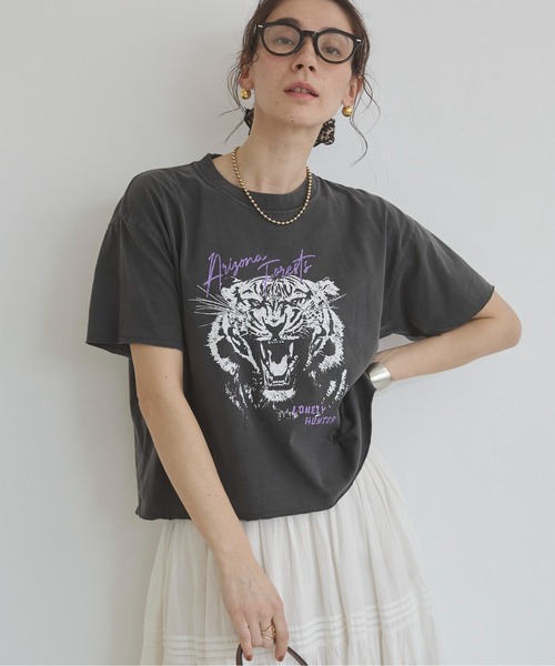 ANGIE(アンジー)の「ヴィンテージライク カットオフ プリント Tシャツ(半袖)(Tシャツ/カットソー・レディース・ブラック系その他3/ブラック系その他/ブラック系その他4/ブラック系その他2・FREE)」の17枚目の写真