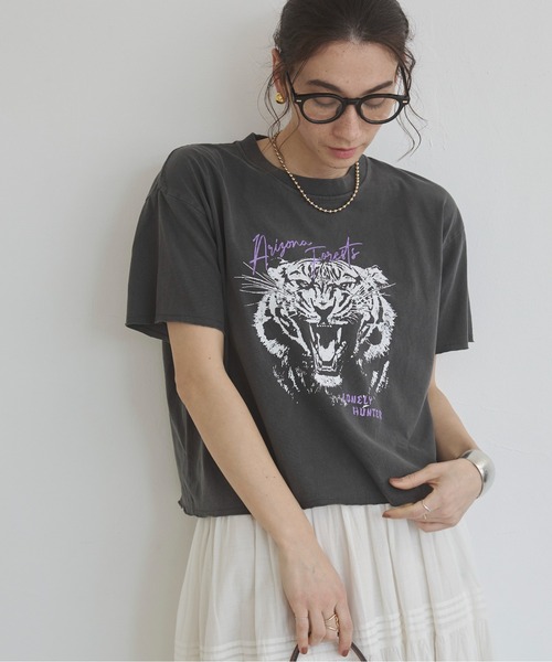 ANGIE(アンジー)の「ヴィンテージライク カットオフ プリント Tシャツ(半袖)(Tシャツ/カットソー・レディース・ブラック系その他3/ブラック系その他/ブラック系その他4/ブラック系その他2・FREE)」の18枚目の写真