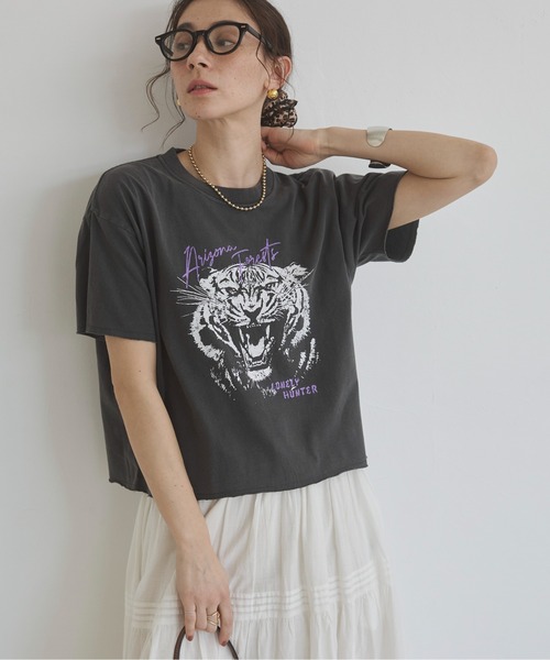 ANGIE(アンジー)の「ヴィンテージライク カットオフ プリント Tシャツ(半袖)(Tシャツ/カットソー・レディース・ブラック系その他3/ブラック系その他/ブラック系その他4/ブラック系その他2・FREE)」の19枚目の写真