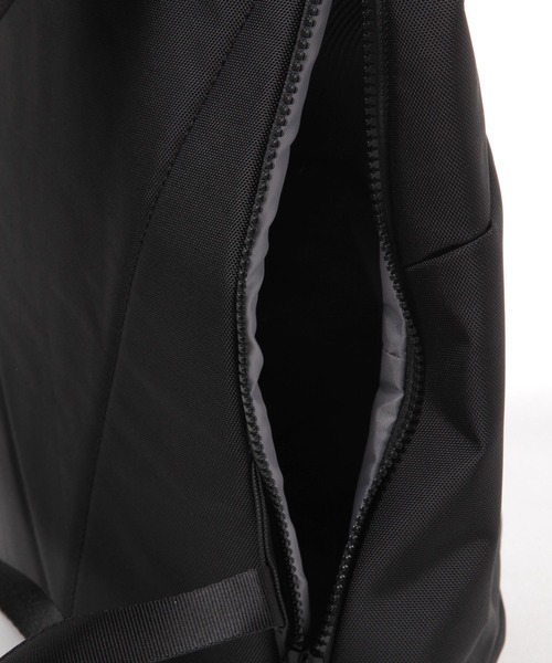 THE NORTH FACE(ザノースフェイス)の「【THE NORTH FACE(ザ・ノース・フェイス)】Pyren Back pack(バックパック/リュック・レディース・ライトグレー/ブラック・FREE)」の14枚目の写真