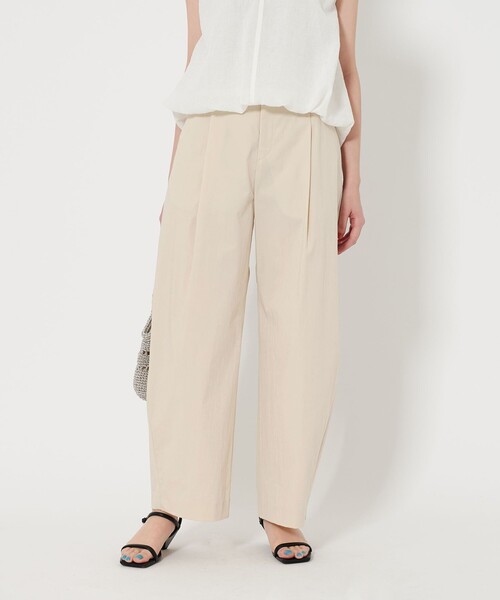 BEAUTY&YOUTH UNITED ARROWS(ビューティーアンドユースユナイテッドアローズ)の「タック カーブパンツ -接触冷感-(その他パンツ・レディース・ベージュ/ブラック/オフホワイト/その他7/モカ・S/M/XS)」の20枚目の写真