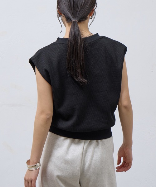 COLONY 2139（コロニートゥーワンスリーナイン）の「WEB限定/ワッフルキーネックフレンチスリーブトップス（Tシャツ/カットソー・レディース・ライトグレー/ブラック/グレー・FREE）」の6枚目の写真