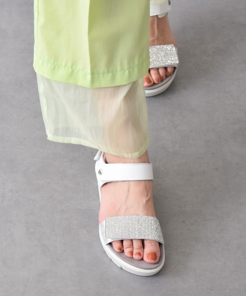 inter-chaussures(インターショシュール)の「【IMAC】ラインストーンベルトフットベッドサンダル(E55702)(サンダル・レディース・ゴールド/シルバー・36/37/38/39/35)」の6枚目の写真