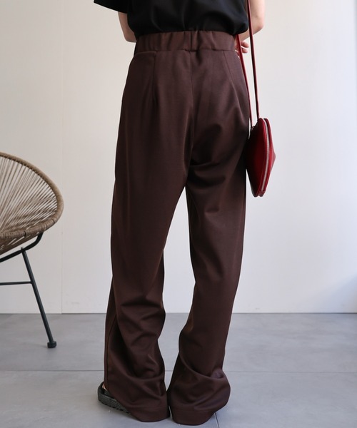 ap retro(アプレトロ)の「リラックスポンチカーブパンツ / バレルレッグパンツ(その他パンツ・レディース・カーキ/チャコール/オフホワイト/ブラウン/ブラック・LARGE/SMALL/MEDIUM)」の21枚目の写真