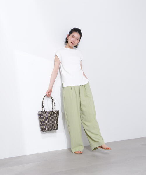 N.（N. Natural Beauty Basic）（エヌエヌナチュラルビューティーベーシック）の「総針モックネックフレンチニット（ニット/セーター・レディース・オフホワイト/ブラック/ブラウン/レッド・MEDIUM）」の15枚目の写真