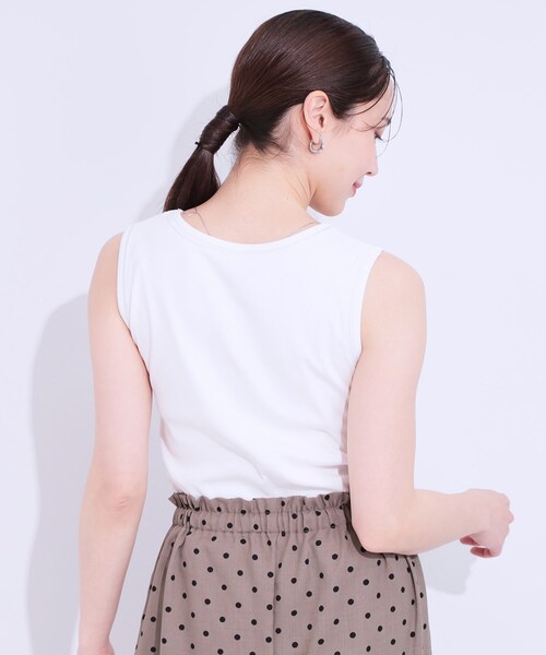 SHOO・LA・RUE(シューラルー)の「カップ付きテレコタンクトップ(タンクトップ・レディース・ブラック/ナチュラル/ホワイト・01/02/03/04)」の5枚目の写真