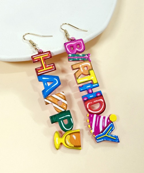 Coo+i(クーイ)の「HAPPY BIRTHDAY 文字形レターピアス(ピアス(両耳用)・レディース・マルチ・FREE)」の6枚目の写真