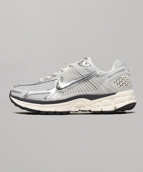 新品未使用　NIKE WMNS ZOOM VOMERO 25サイズ NIKE Zoom Vomero 5 25センチ - メルカリ